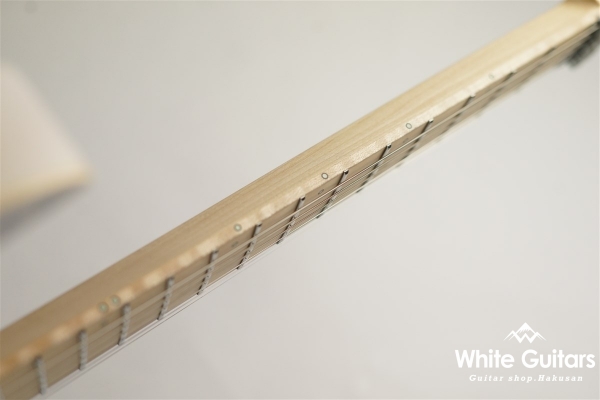 Boden J6 Tremolo Standard - Pale Blue White